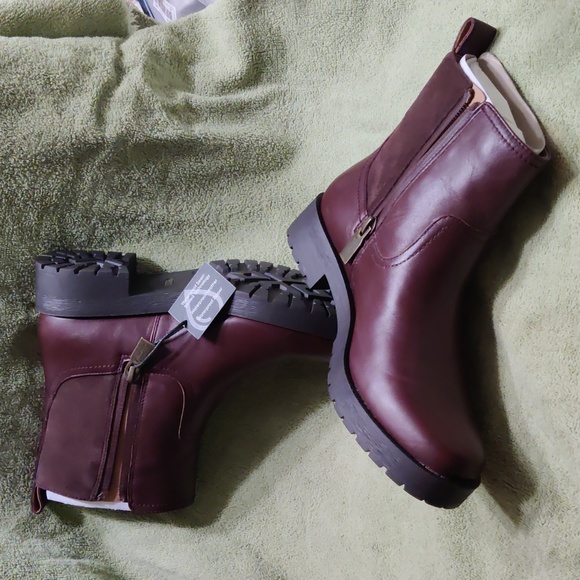 NWT Vionic Women's Brynn Mid-Calf Waterproof Lug Sole Boot in Scotch Size 5 - Picture 3 of 12